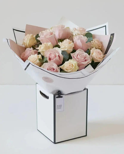 Beautifully Simple Pink Rose Bouquet Blume Flowers.