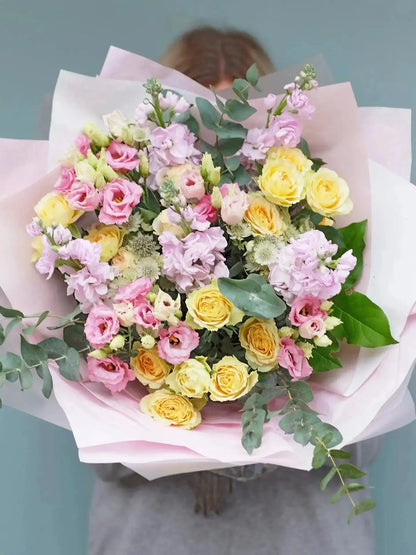 The Cherry Hill Bouquet Blume Flowers.