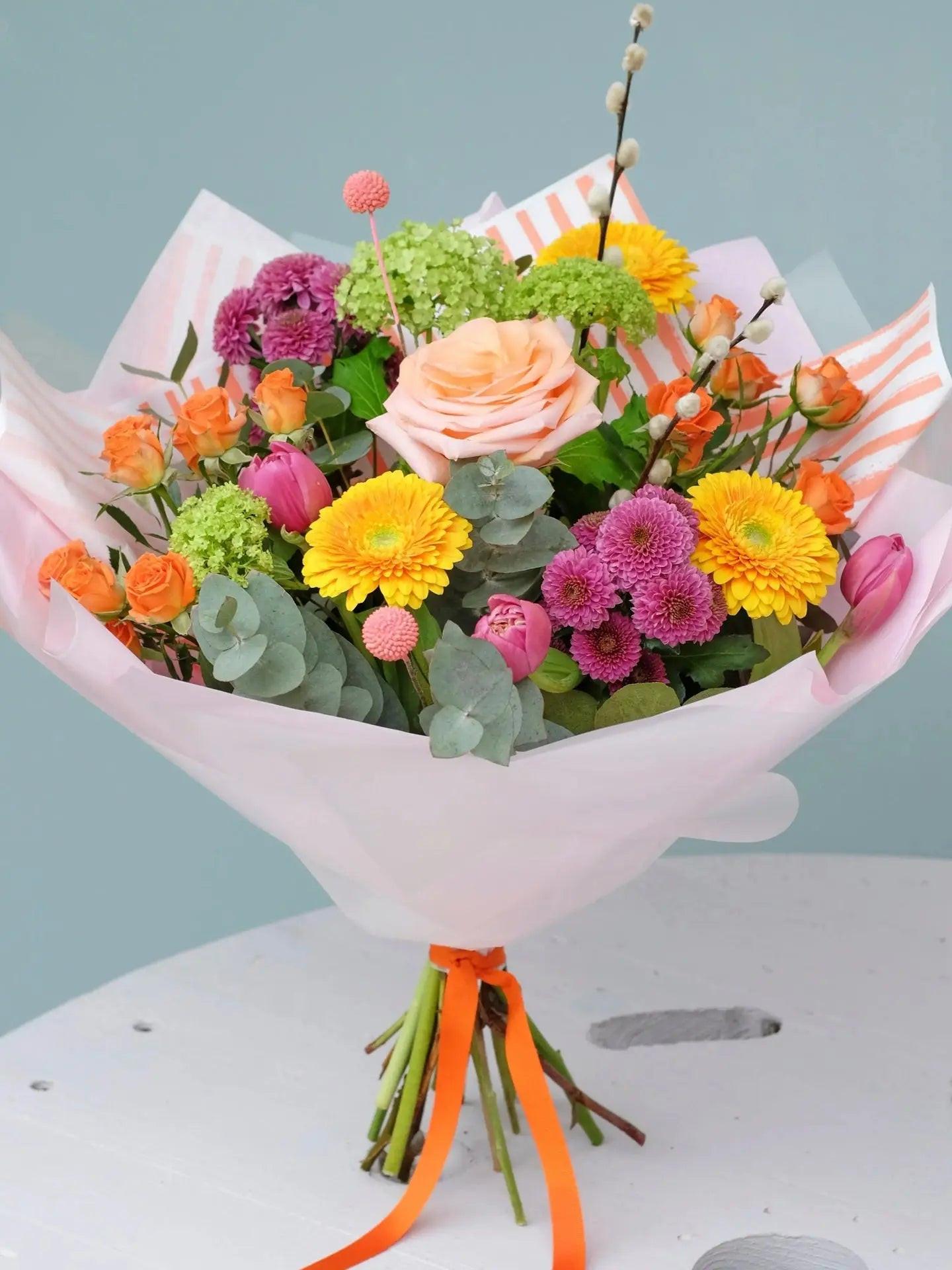 The Lyndon Bouquet Blume Flowers.