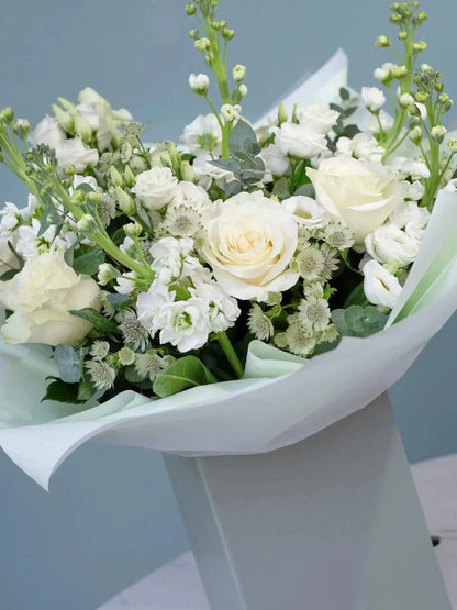 The Whitehouse Bouquet sakvbt-y1.myshopify.com